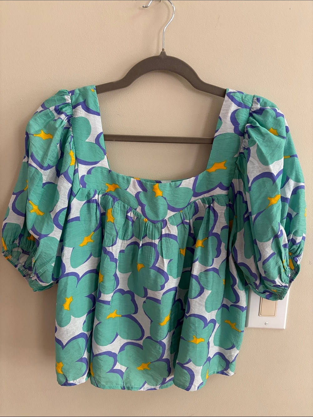 vestique Aqua Floral Puff-Sleeve Square Neck Top